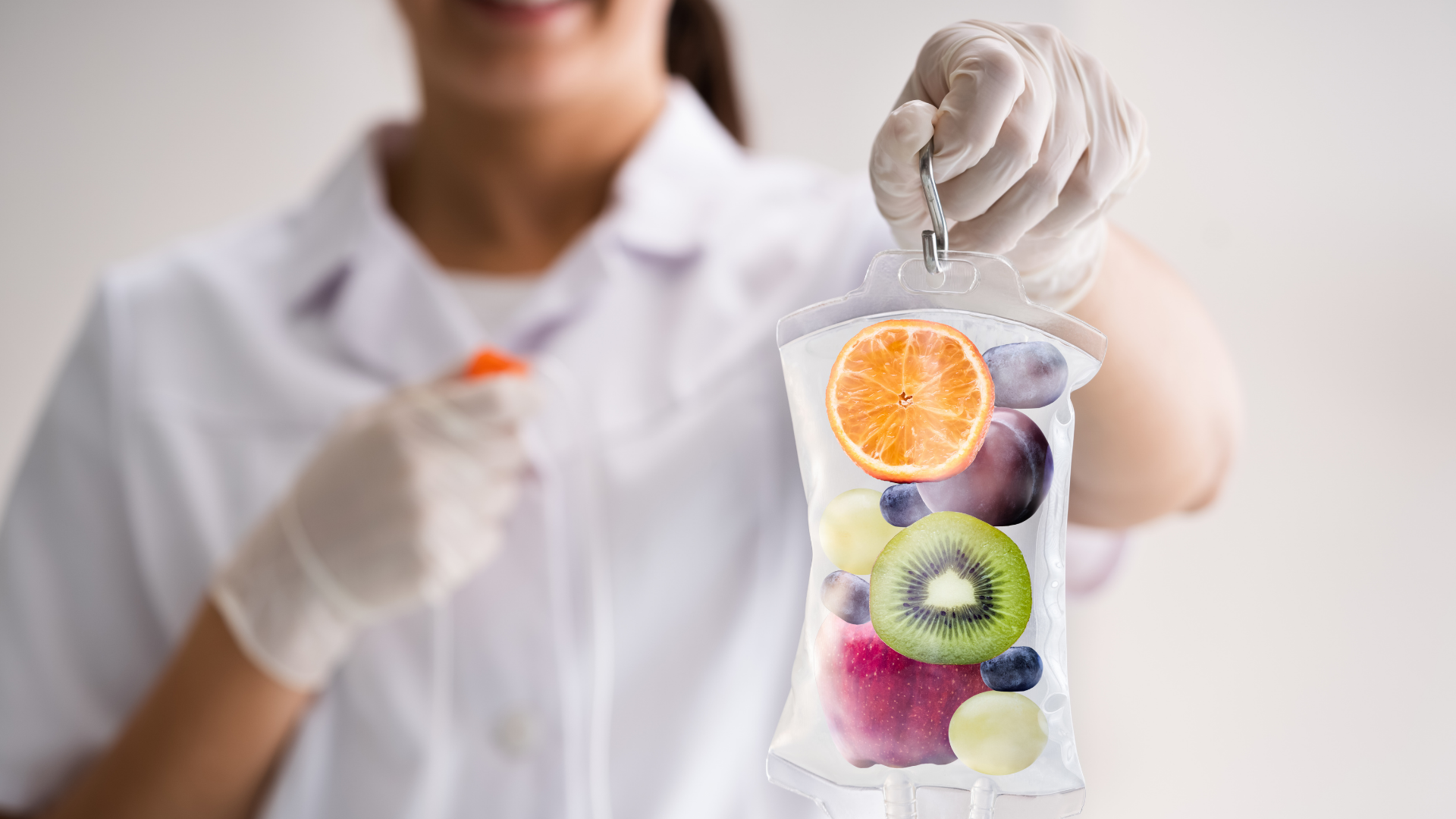 Atom serum fiyatı hakkında bilgi veren doğal içerikli atom serum şişesi görseli